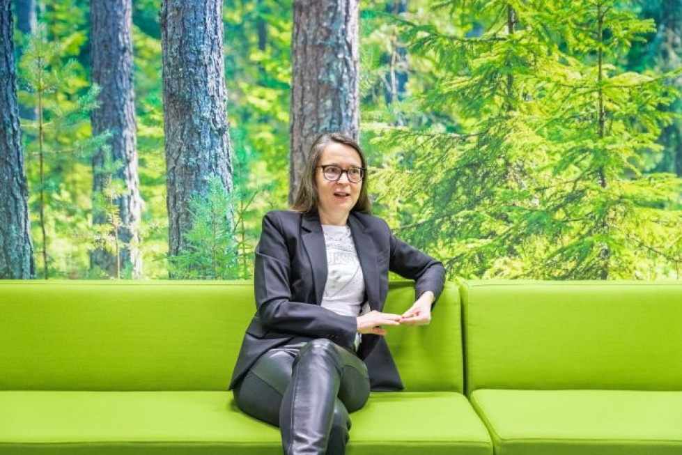 Tutkimusprofessori Tuula Packalen edustaa metsätieteitä Suomen uudessa ilmastopaneelissa. Hän työskentelee Luonnonvarakeskuksen Joensuun toimipisteessä.