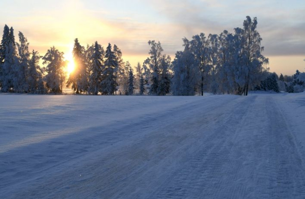 Lämpötila pysytteli enimmäkseen pakkasen puolella suuressa osassa maata lähes koko helmikuun. LEHTIKUVA / Heikki Saukkomaa