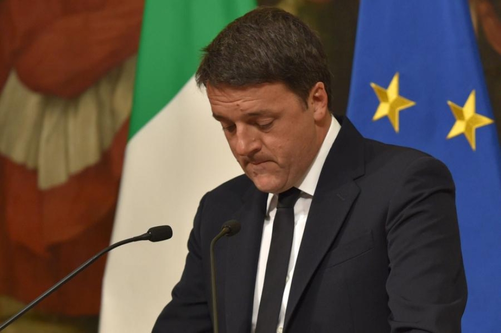 Italian pääministeri Matteo Renzi ilmoitti erostaan kansanäänestyksen jälkeen. LEHTIKUVA/AFP