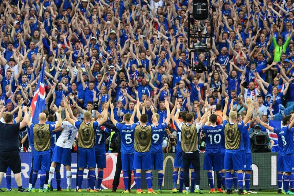 Islanti jyräsi tiensä ensi kertaa arvokisoihin ja selvitti tiensä saman tien jatkopeleihin. LEHTIKUVA/AFP