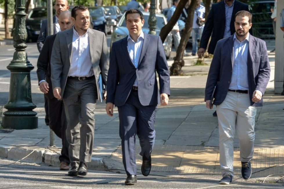 Kreikan pääministerin Alexis Tsiprasin lupaama kansanäänestys ei viitoittanut tietä tulevaisuuteen. Vaihtoehdot jäivät auki, mutta neuvottelustrategialle saatiin haluttu selkänoja.