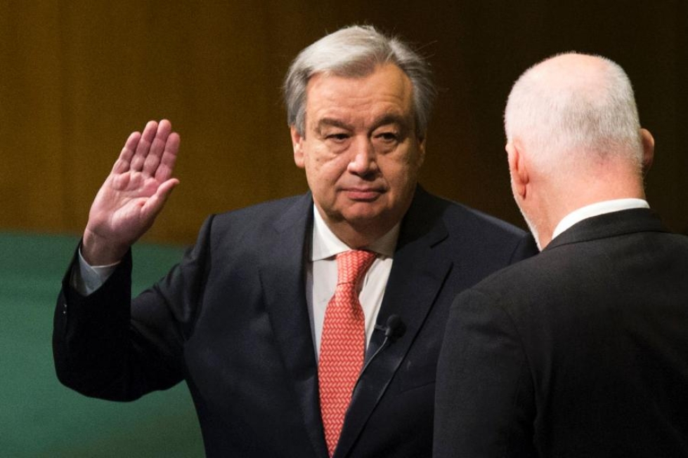 YK:n pian aloittava pääsihteeri Antonio Guterres (vas.) vannoi virkavalansa 12. joulukuuta New Yorkissa. LEHTIKUVA/AFP