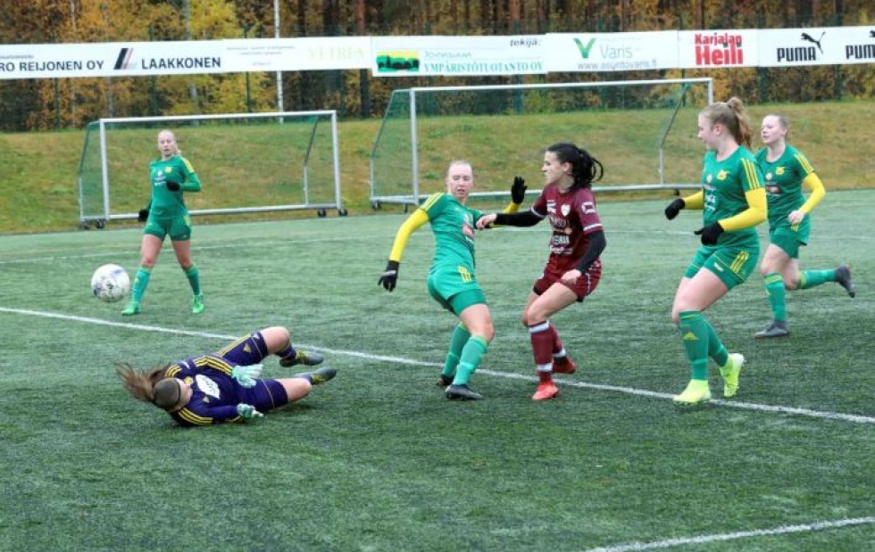 Milla Toivanen kuuluu niihin pelaajiin, jotka jatkavat Hertan riveissä myös ensi kaudella. Kuva ottelusta Ilves/2:ta vastaan.