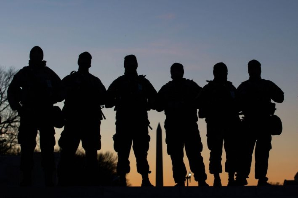 Kansalliskaartin sotilaita Washigntonissa tiistaina. LEHTIKUVA / AFP