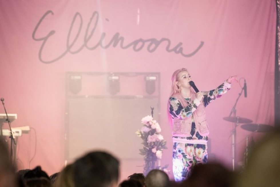 Kesäkuussa Ellinoora esiintyi Joensuussa Osuuskaupparockissa.