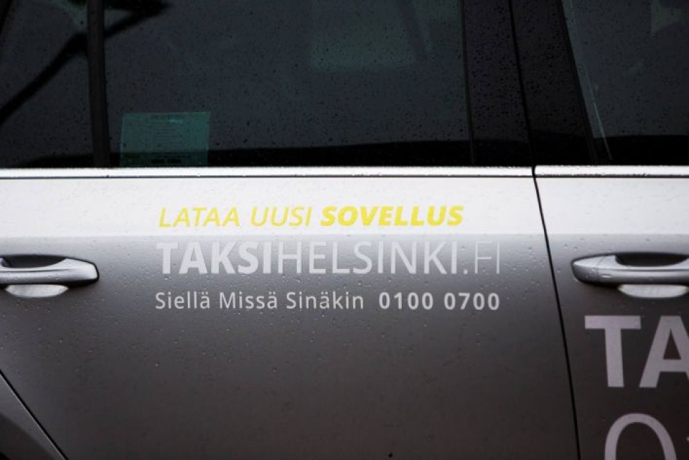 Kansanedustaja Jukka Kopra ennakoi kiistoja siitä, saako taksikuski olla usean kyytipalvelujärjestelmän kusksina.
