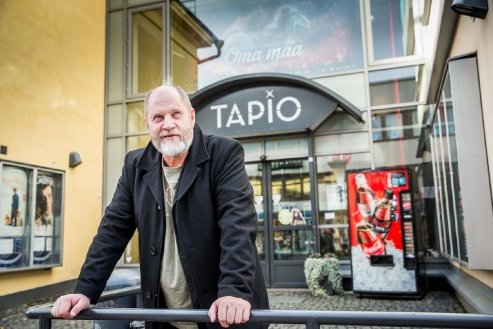 Viime vuonna ensi-illassa olleen Oma maa -elokuvan ohjaaja Markku Pölönen tienasi noin 62 000 euroa.