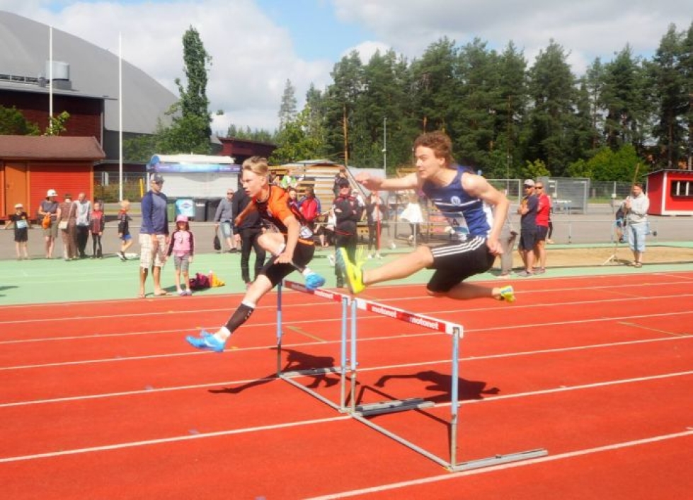 Pyhäselän Roope Maaninka ja Lieksan Eero Mauro aitoivat lähelle Suomen kärkeä 100 metrillä.