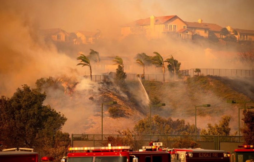 Kaliforniassa tulipalot ovat lyhyessä ajassa laajentuneet reilusta 20 hehtaarista liki 2 000 hehtaariin. LEHTIKUVA / AFP