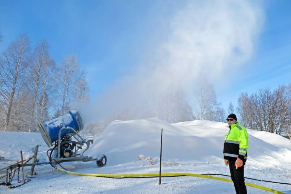 Lunta tehtiin ensilumenlatua varten viime maaliskuussa Lieksassa.