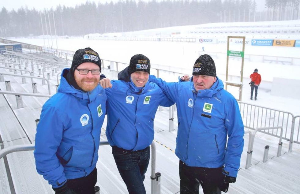 Jarno Lautamatti (vas.), Tomi-Pekka Riihivuori ja Hannes Rossi ovat tyytyväisiä järjestelyjen etenemiseen.