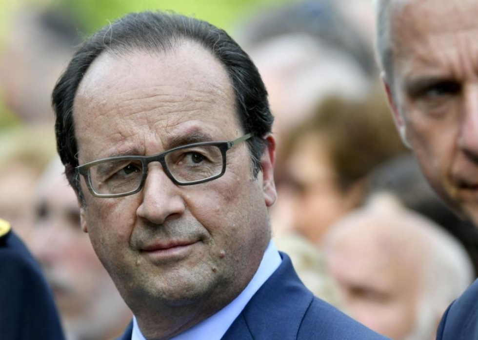 Ranskan presidentti Francois Hollanden hiukset ovat puhuttaneet sosiaalisessa mediassa. LEHTIKUVA/AFP