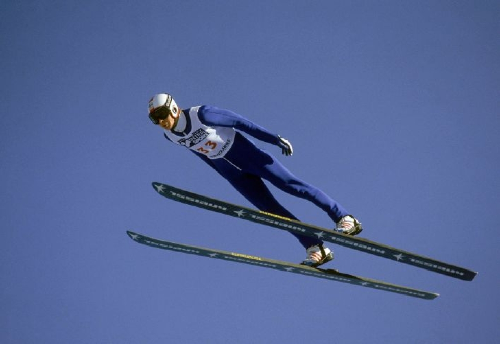 Matti Nykänen liiteli kolmeen olympiakultaan Calgaryn olympialaisissa vuonna 1988.