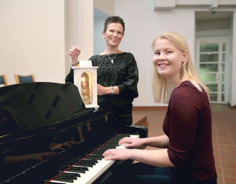 Duo Elegian muodostavat pianisti Iina Pöntinen ja laulaja Tiina Jormanainen.