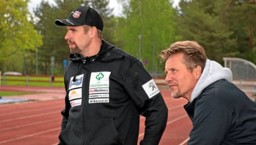 Antti Ruuskanen (vas.) ja valmentaja Jyrki Blom ovat saaneet hiottua heiton hyvään iskuun.