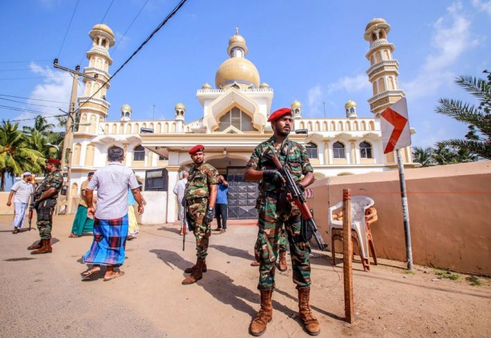 Pääsiäisenä Sri Lankassa kolmeen kirkkoon ja kolmeen hotelliin tehdyissä iskuissa kuoli yli 250 ihmistä. Lisäksi liki 500 ihmistä haavoittui. STR / AFP / LEHTIKUVA