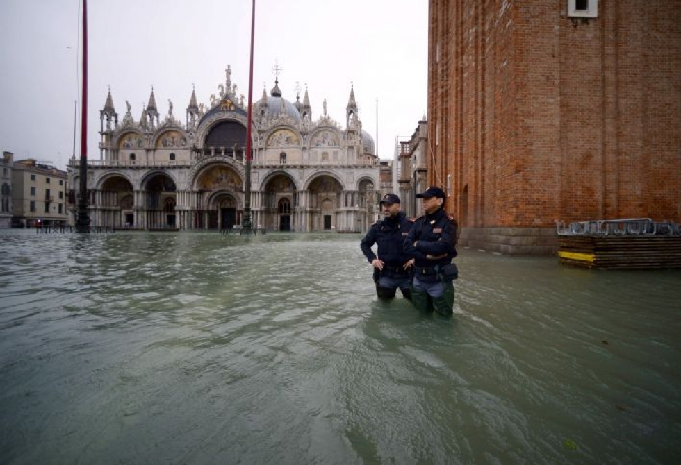 Vesi nousi alkuviikosta Venetsiassa ennätysmäisen korkealle. LEHTIKUVA/AFP
