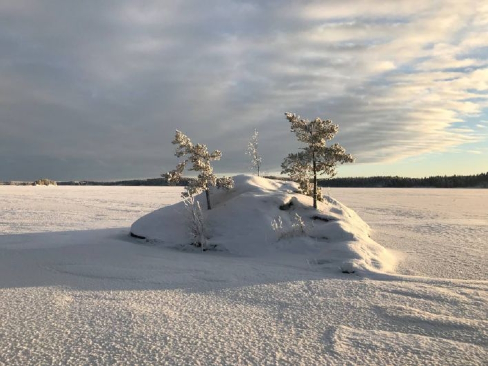 Lunta on Pihlajavedellä Savonlinnan lähellä todella vähän. Kuva on maanantailta.
