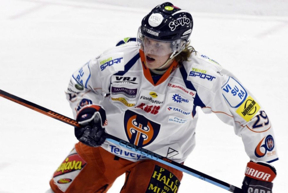 Patrik Laine laukoi kauden yhdeksännen maalin jääkiekkoliigan neljännessä loppuottelussa. LEHTIKUVA / JUSSI NUKARI