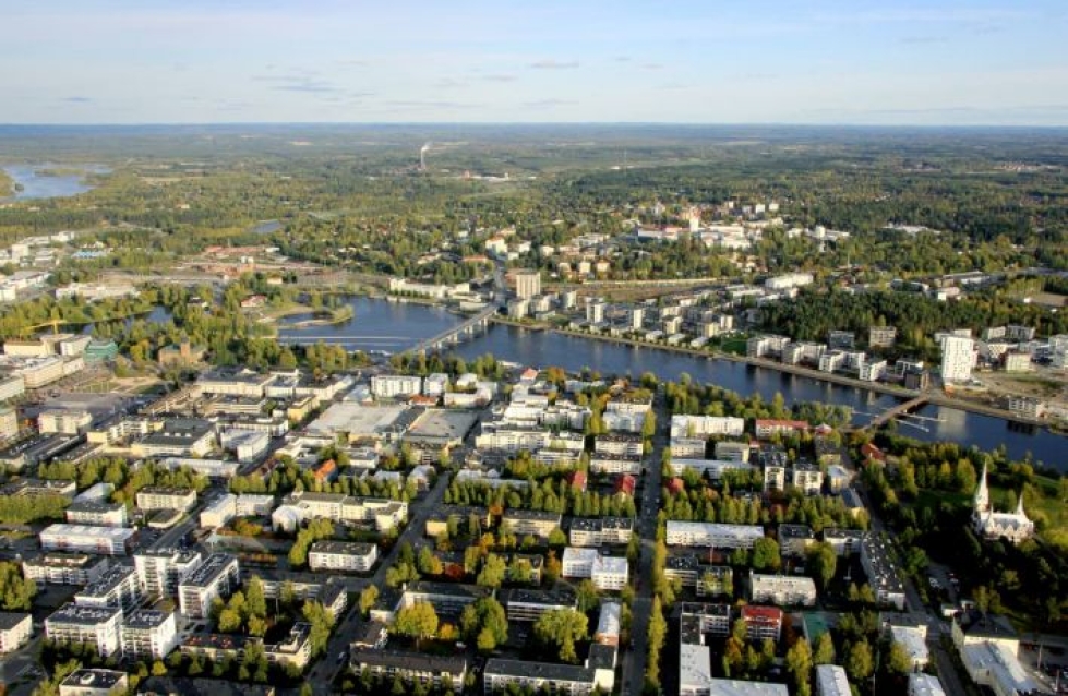 Joensuun seutukunnan keskuskaupungin kasvu näkyy muun muassa runsaana rakentamisena Pielisjoen itärannalla.