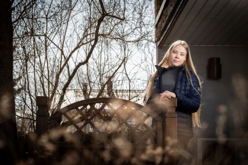 Joensuulainen Sanni Matveinen, 15, odottaa rippikoululeiriä, jonka on määrä olla heinäkuun lopulla. Toistaiseksi ei ole tullut tietoa muutoksista.