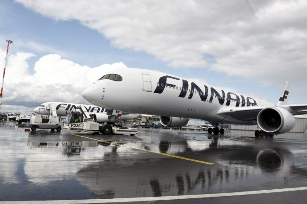 Finnair vähentää koronatilanteen takia kapasiteetistaan 90 prosenttia huhtikuun alusta lähtien siihen asti, kunnes tilanne parantuu. Lehtikuva / Martti Kainulainen