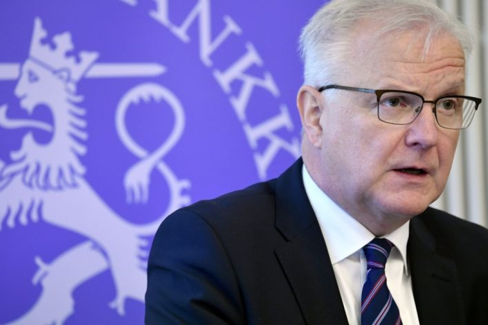 Rehnin mukaan keskuspankkien toimet onnistuivat alkukeväällä torjumaan uuden finanssikriisin vaaran. Lehtikuva / Heikki Saukkomaa