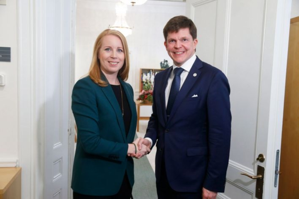 Valtiopäivien puhemies Andreas Norlén nimitti keskustapuolueen johtajan Annie Lööfin hallitustunnustelijaksi. LEHTIKUVA/AFP