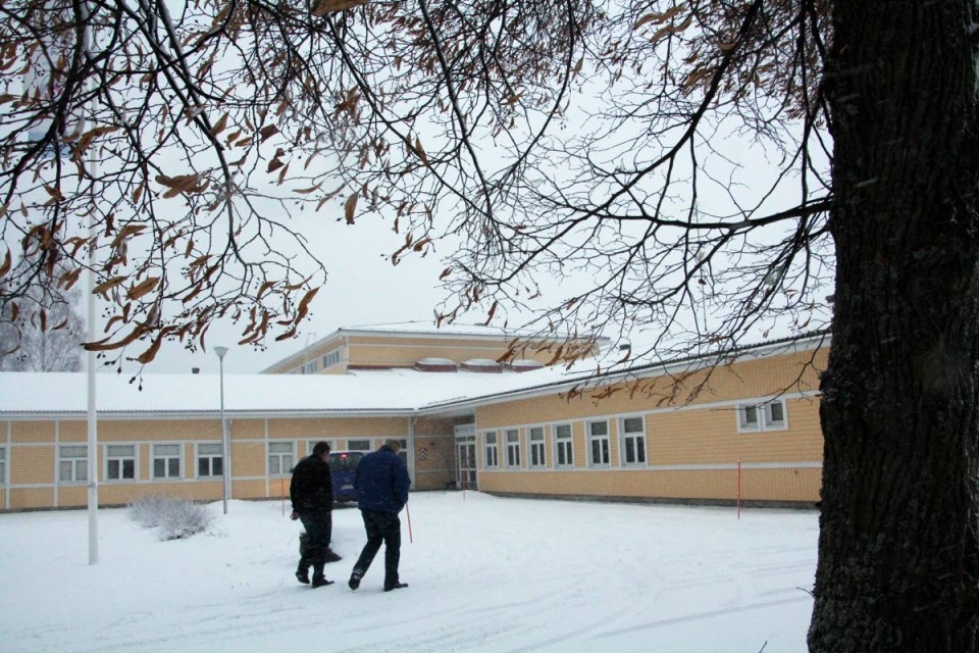 Koulutuskuntayhtymä luopuu Koivikon päärakennuksesta, sillä opetus keskitetään Savikontielle.