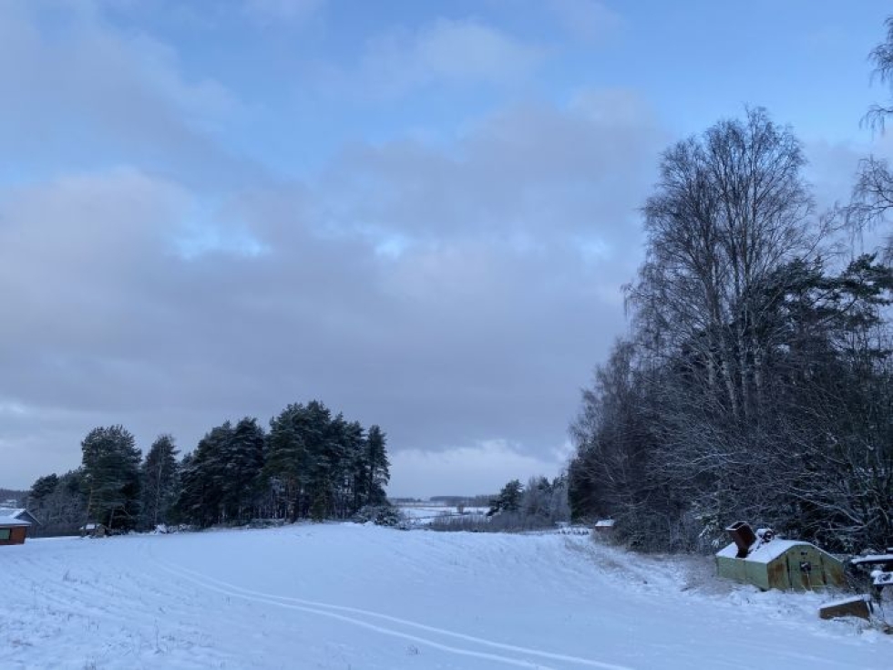 Loppuvuosi saatiin viettää lumisissa maisemissa, vaikka lunta ei vielä Joensuun seudulla ole kuin 10 senttiä.