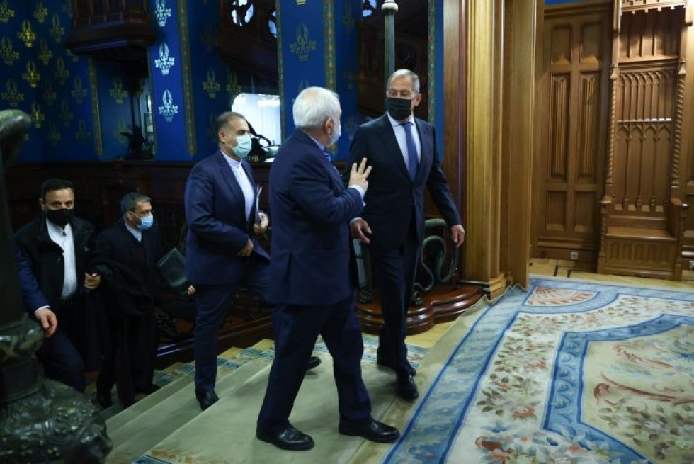 Iranin ulkoministeri Mohammad Javad Zarif tapasi venäläiskollegansa Sergei Lavrovin Moskovassa. Lehtikuva/AFP