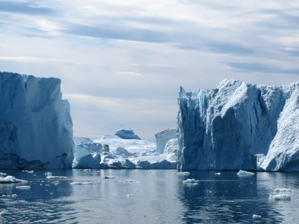 Grönlanti mykistää valtavuudellaan. Jäätikköä on kesällä noin 410 000 neliökilometriä.