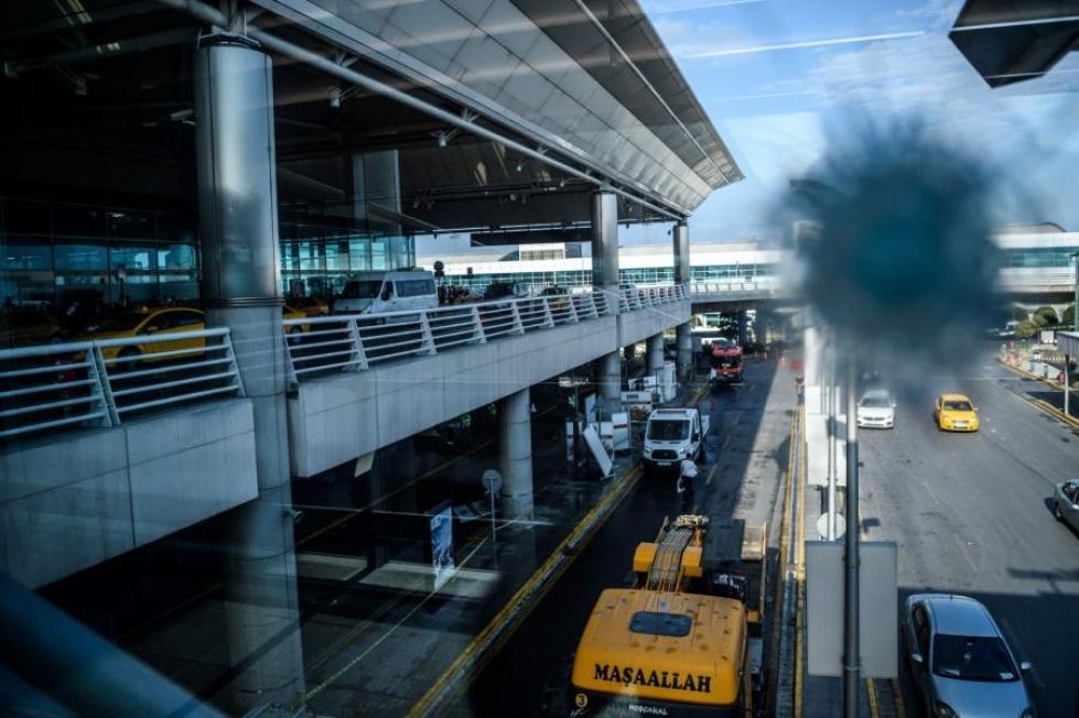 Lennot Helsinki-Vantaan lentoasemalta Istanbuliin lennetään tämänhetkisen tiedon mukaan normaalisti tänään. LEHTIKUVA/AFP