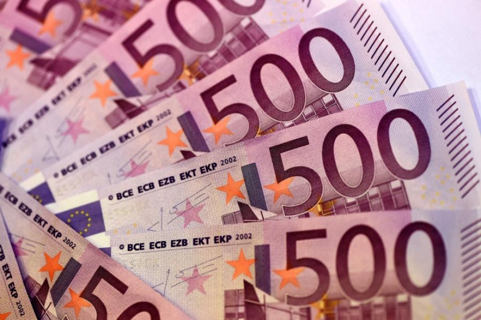 EKP kertoo, että 500 euron setelien levitys päättyy vuoden 2018 lopussa. LEHTIKUVA/AFP
