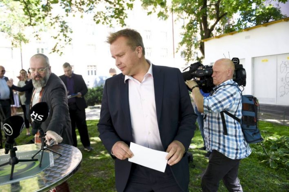 Antti Kaikkonen ilmoitti tiistaina lähtevänsä tavoittelemaan keskustan puheenjohtajuutta syksyn ylimääräisessä puoluekokoksessa.