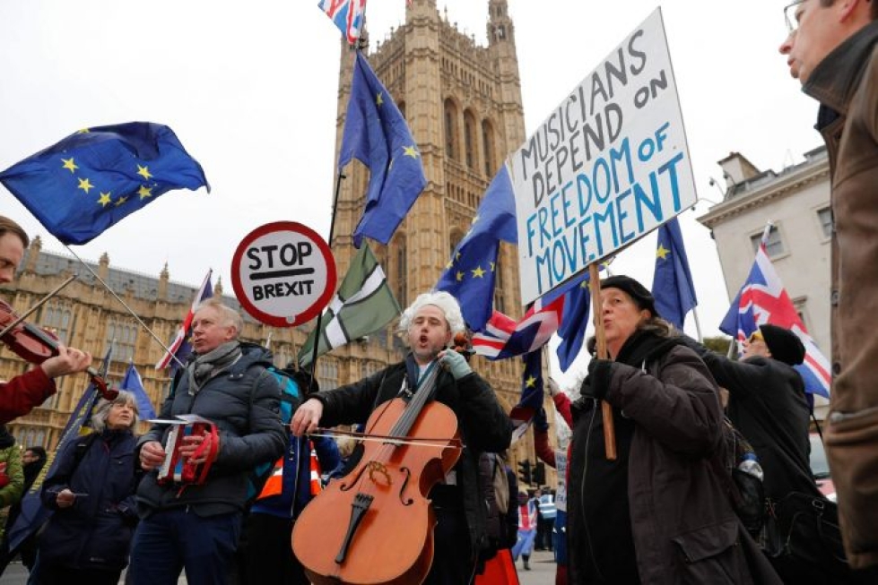 Britannian EU-eroa vastustettiin tammikuussa parlamenttitalon edustalla Lontoossa. LEHTIKUVA/AFP