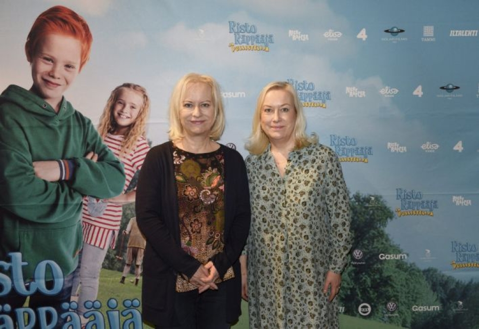 Sinikka ja Tiina Nopolan kirjaan perustuvan elokuvan pääosissa ovat Silmu Ståhlberg ja Lumi Kallio. LEHTIKUVA / Mesut Turan