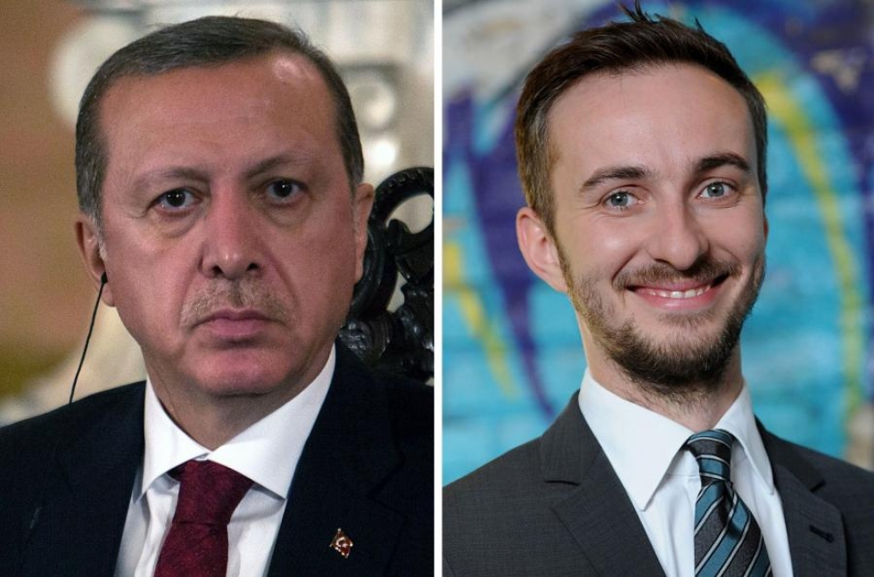 Turkin presidentti  Recep Tayyip Erdogan (vas.) syyttää saksalaiskoomikkoa Jan Böhmermannia (oik.) loukkaamisesta. LEHTIKUVA/AFP