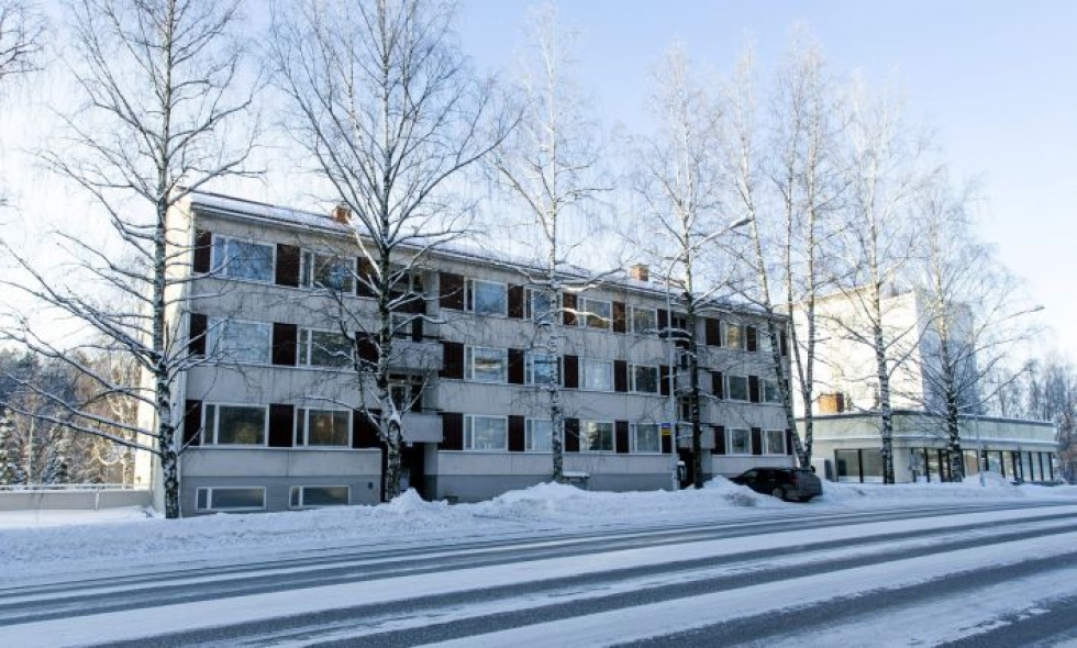 Epäillyt henkirikokset paljastuivat myöhään perjantai-iltana, kun pelastuslaitos sai hälytyksen Valkeakoskella Lempääläntiellä sijaitsevaan kerrostaloon. LEHTIKUVA / MIKA KYLMÄNIEMI