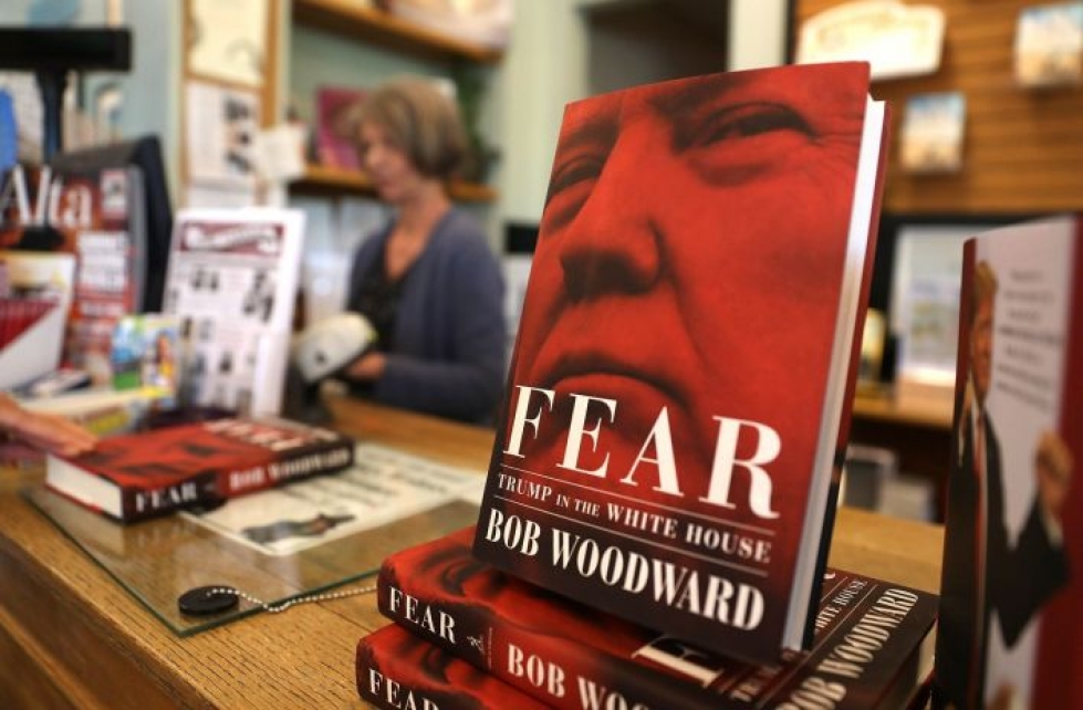 Woodwardin kirja Fear kertoo Yhdysvaltojen presidentin Donald Trumpin vaalikampanjasta ja tämän presidenttikauden alusta. LEHTIKUVA / AFP
