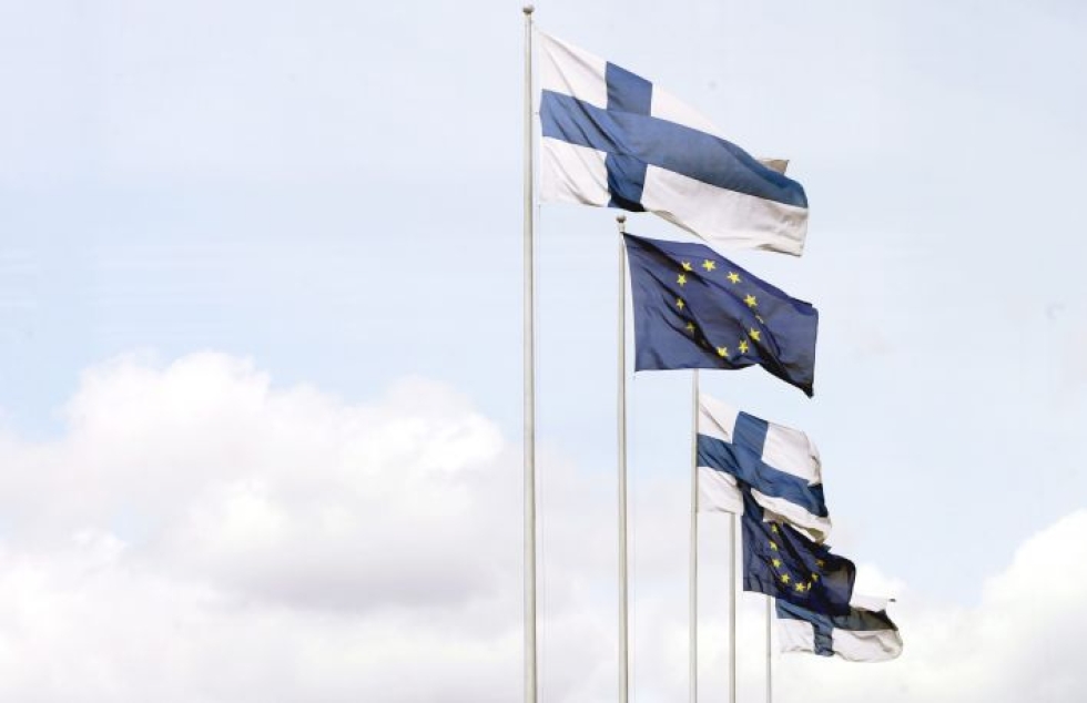 Suomen EU-jäsenyys on lihottanut suomalaisten lompakoita yli tuhannella eurolla, sanoo tutkimus. LEHTIKUVA / LAURA UKKONEN