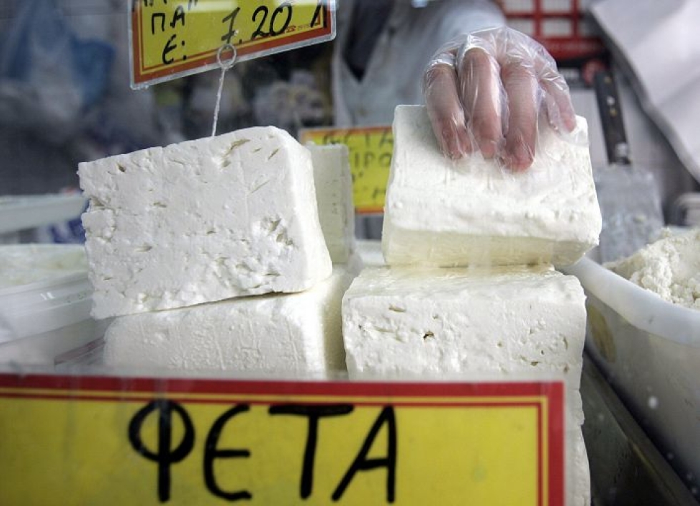 Kreikan maatalousministeriön mukaan feta on kreikkalaisen tuotteen perikuva. LEHTIKUVA / AFP