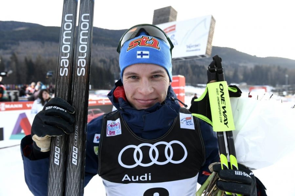 Matti Heikkinen nousi Tour de Ski -kiertueella neljänneksi ennen huomista päätöskilpailua. LEHTIKUVA / MARTTI KAINULAINEN