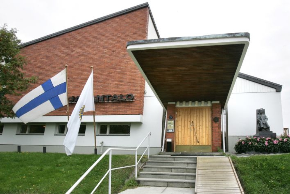 Karjalantalo on yksi Karjalaisen kulttuurin edistämissäätiön tunnetuimmista kiinteistöistä. Rakennus valmistui 1954, ja on sen jälkeen kokenut monta muutosta.