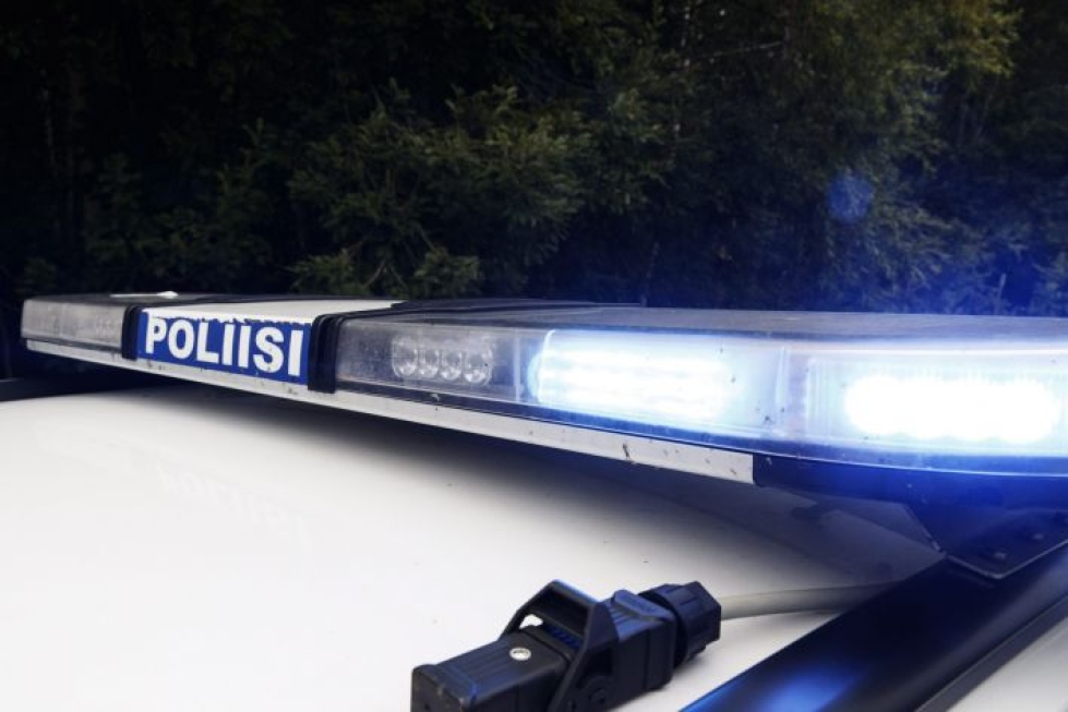 Järvenpään keskustassa ammuttiin poliisin mukaan useamman kerran ja pitkäpiippuisella aseella. LEHTIKUVA / RONI REKOMAA