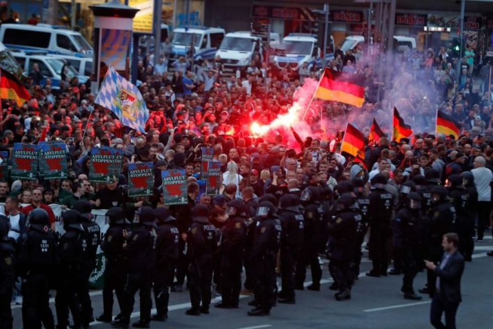 Saksan Chemnitzin viimekuisten äärioikeiston mielenosoitusten yhteydessä hyökättiin myös juutalaiseen ravintolaan. LEHTIKUVA / AFP