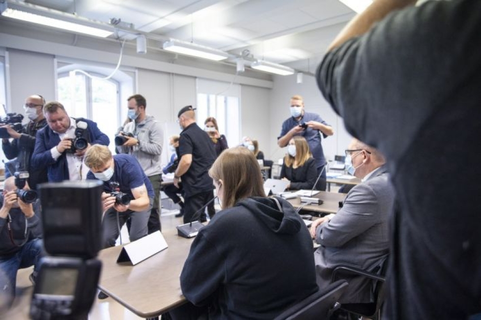 Pohjois-Savon käräjäoikeudessa alkoi Kuopiossa tapahtuneen kouluhyökkäyksen käsittely.
Savon ammattiopistossa opiskellut mies hyökkäsi viime syksynä luokkahuoneeseen teräaseen kanssa. LEHTIKUVA/AKSELI MURAJA