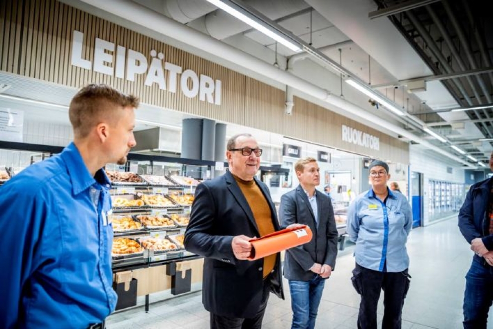 Mika Tukiainen (vas.), Erkki Timonen, Petri Halonen ja Marketta Muhonen olivat yhtä mieltä paikallisen kehittämisen ja hyvin toimivan yhteistyön tärkeydestä.
