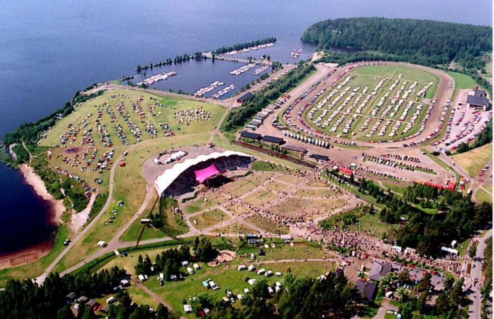 Vuoden 1995 Joensuun herättäjäjuhlat levittäytyivät Laulurinteen ympäristöön.