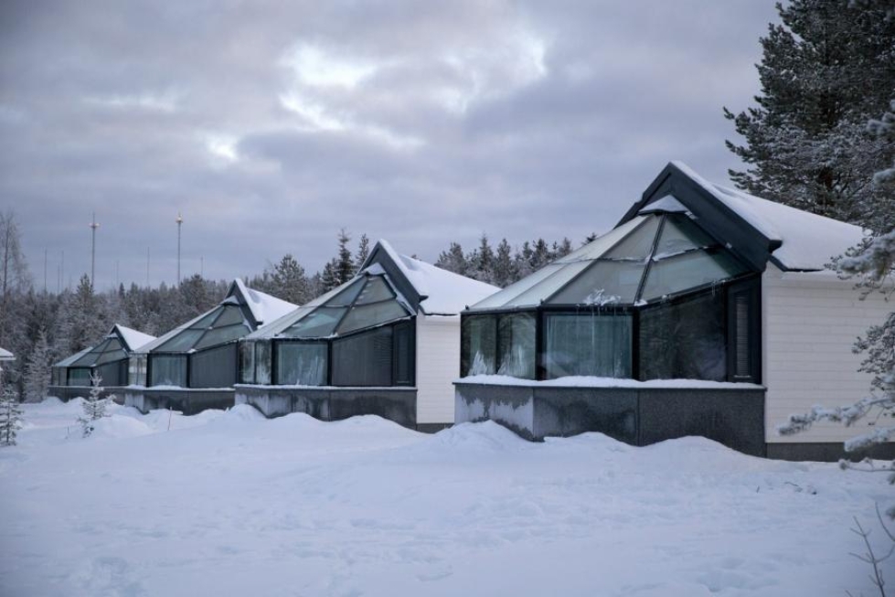 Hotel Santa Clausin lasi-igluja Napapiirillä Rovaniemellä 5. tammikuuta. LEHTIKUVA / KAISA SIREN